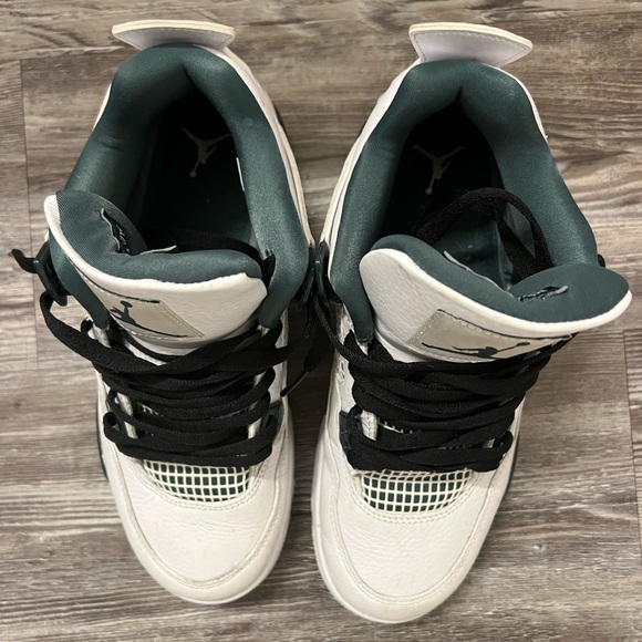 Jordan 4 Retro GS in White and Oxidized Size 7 (Big Boy) - Picture 7 of 10